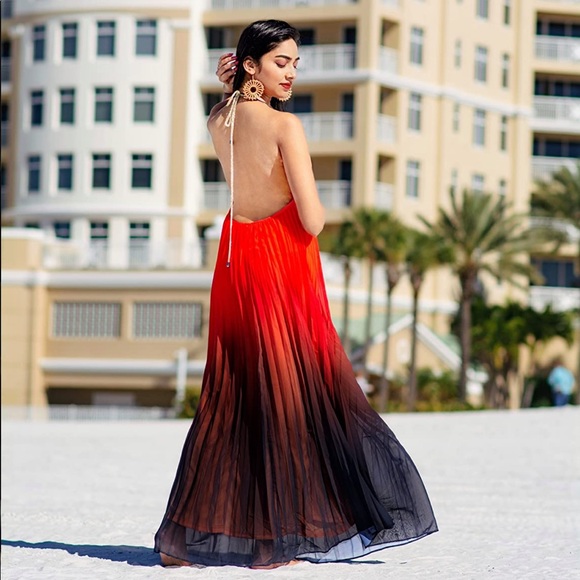Gorgeous Pleated maxi dress - Picture 10 of 12